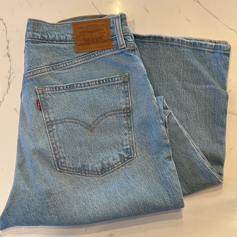 Levi’s 70’s high rise flare. - Picture 2 of 7
